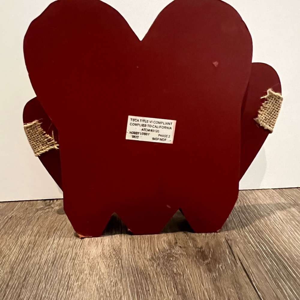 Cute Trio of Hearts Valentine’s Day Decor- NWT - Picture 2 of 2